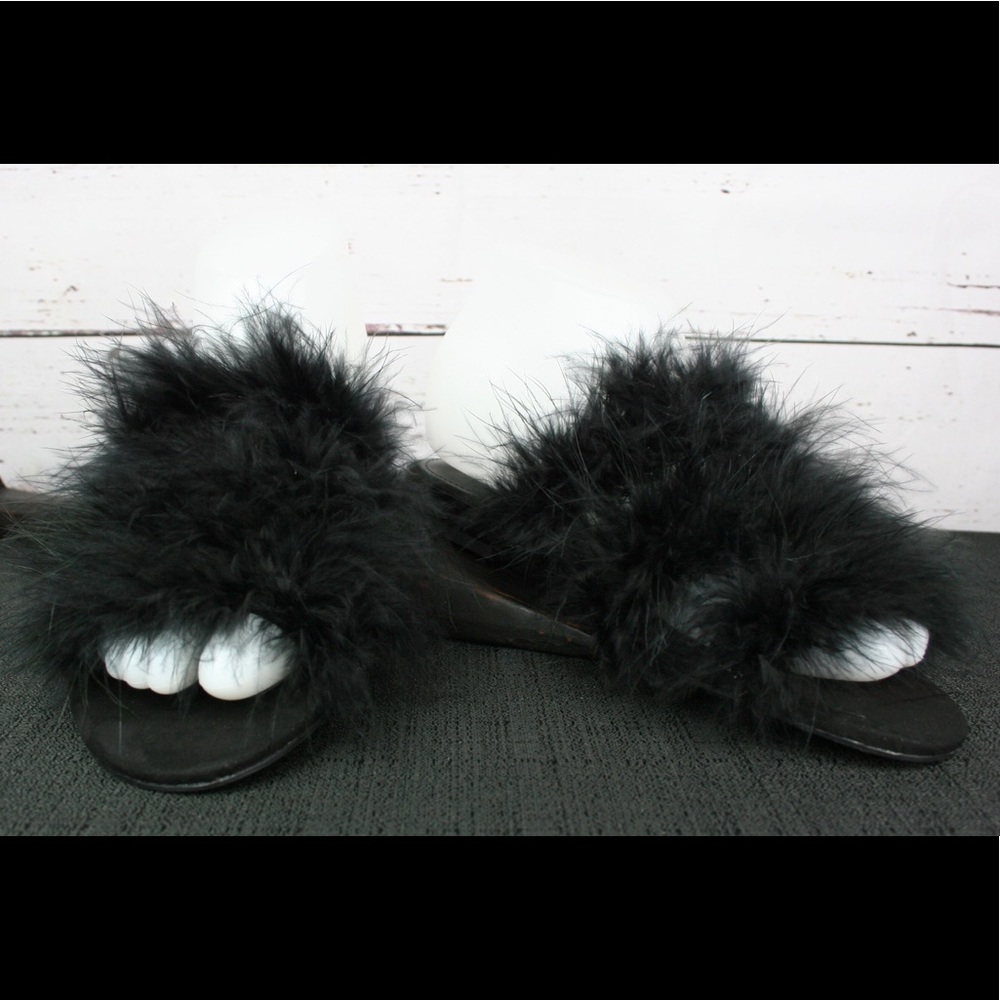 NWT- Bershka feather strap sandals!